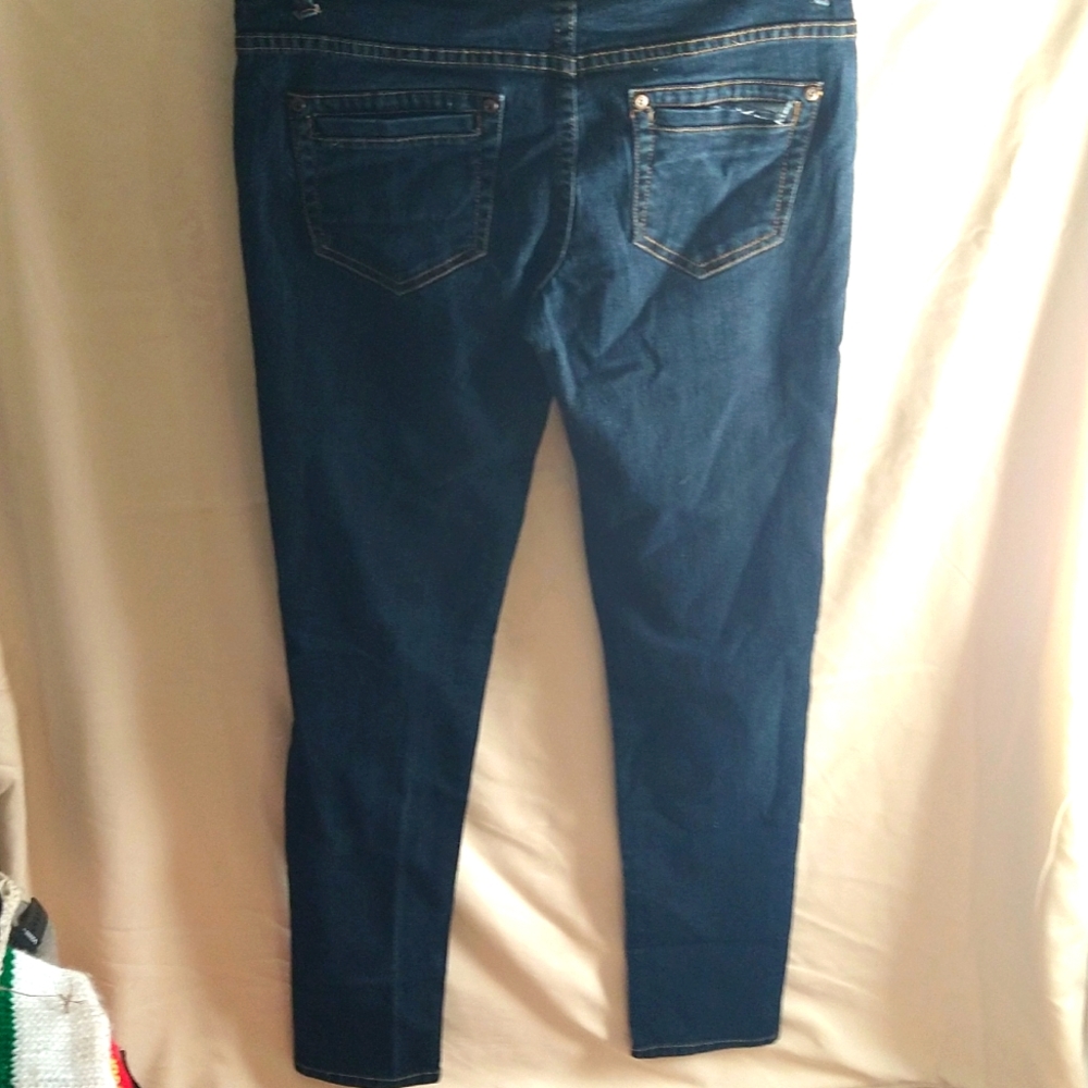 Denim - Picture 5 of 7